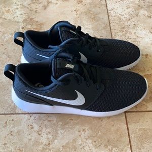 New, never worn, Nike Women’s Golf shoes size 6.5